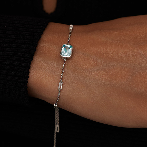 Серебряный браслет Midnight с голубым фианитом в огранке Эмеральд Miestilo