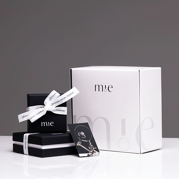 Колье LOVE LETTER на шнурке с подвеской "M" из серебра Miestilo