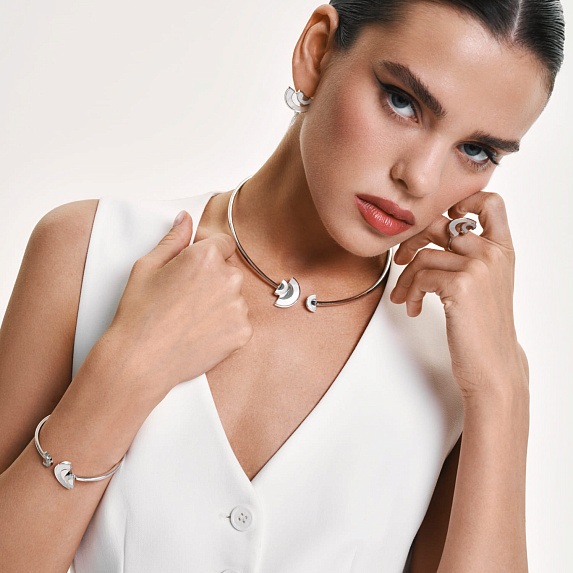 Кольцо из серебра с перламутром VENUS Miestilo