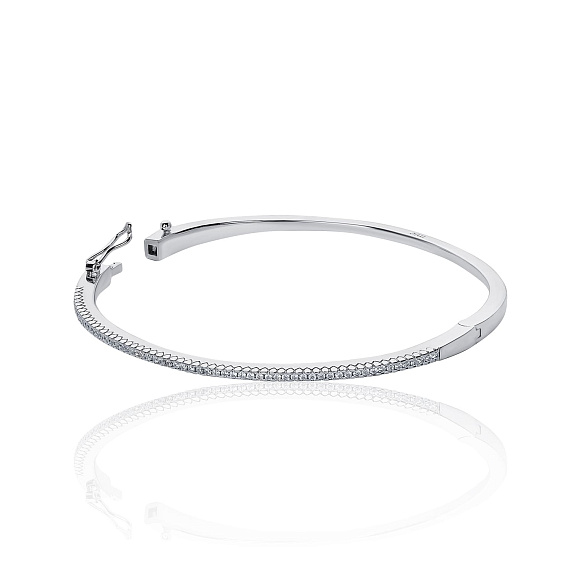 Серебряный жесткий браслет с дорожкой из фианитов Miestilo