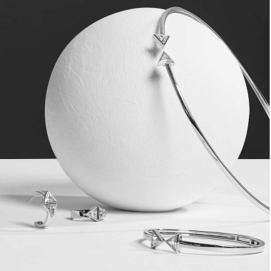 Картинка VENUS от интернет-магазина ювелирных украшений Miestilo.ru
